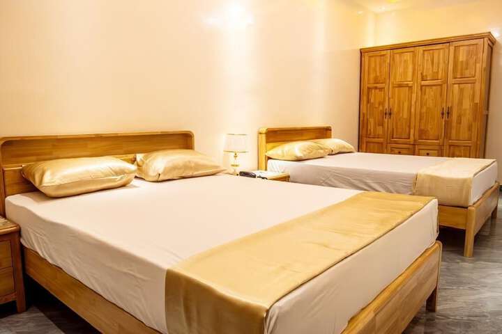 Room 4 of 34