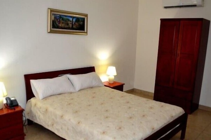 Room 7 of 37
