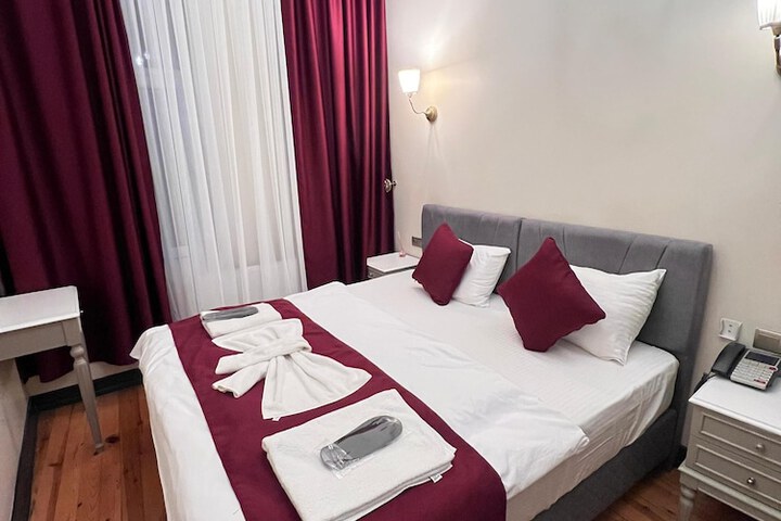 Room 9 of 19
