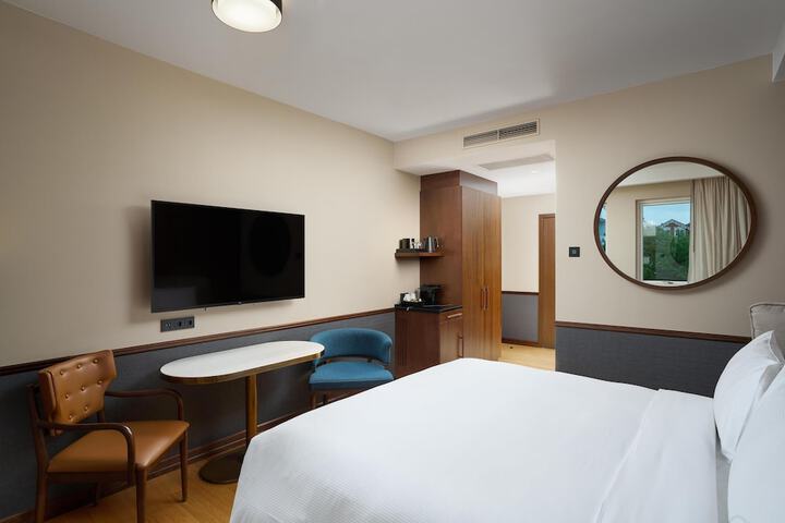 Room 58 of 132