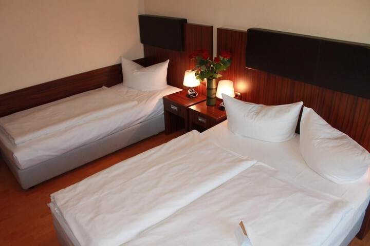Room 15 of 25