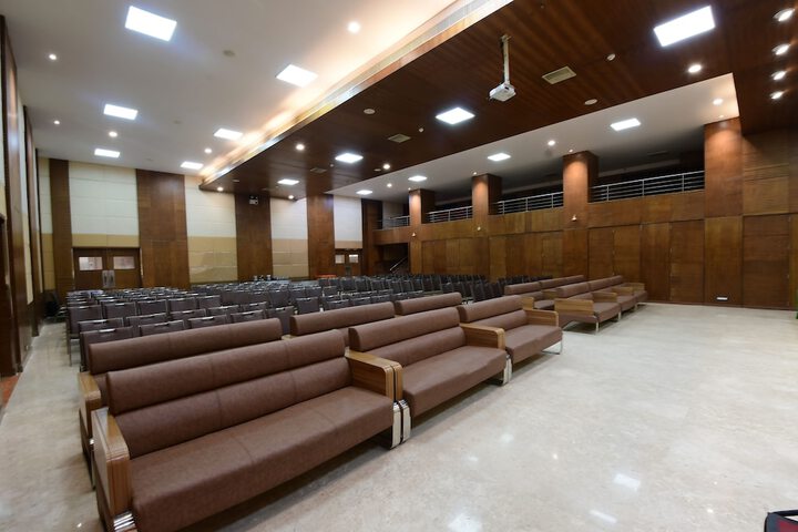 Ballroom/Hall 30 of 36