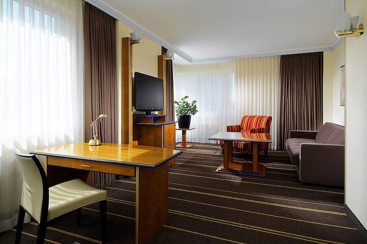 Room 54 of 63