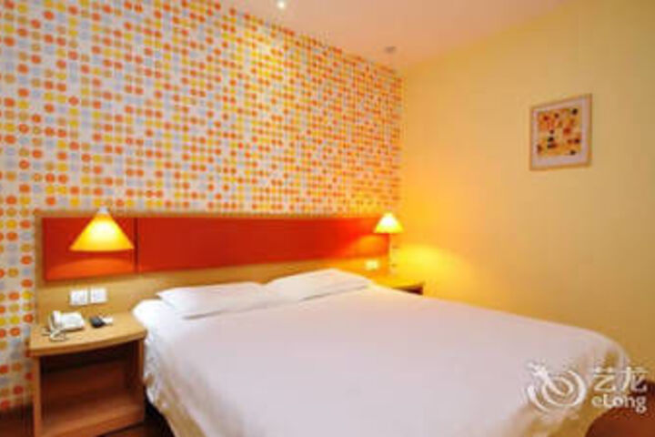 Room 7 of 28