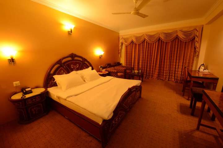 Room 3 of 21