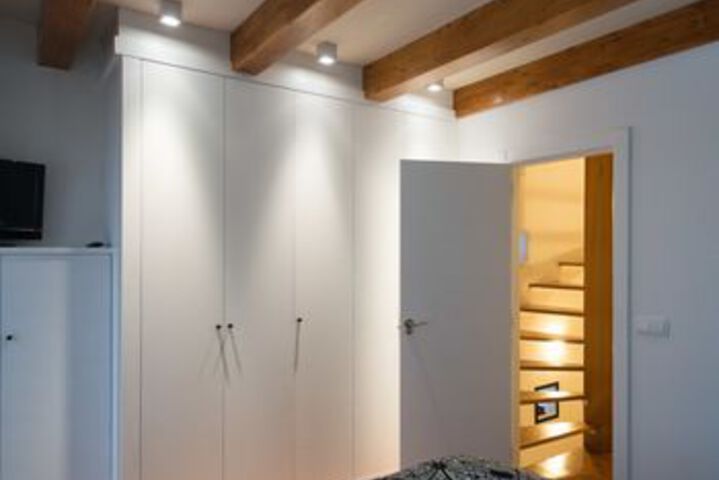 Room 9 of 50