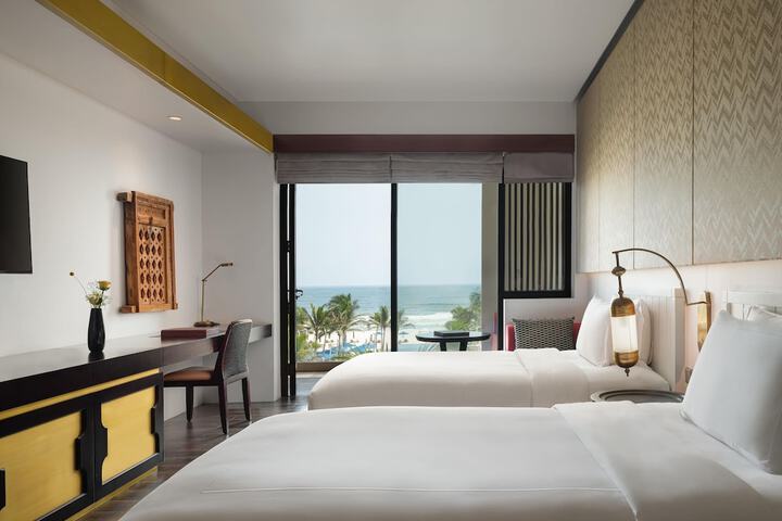 Room 27 of 169
