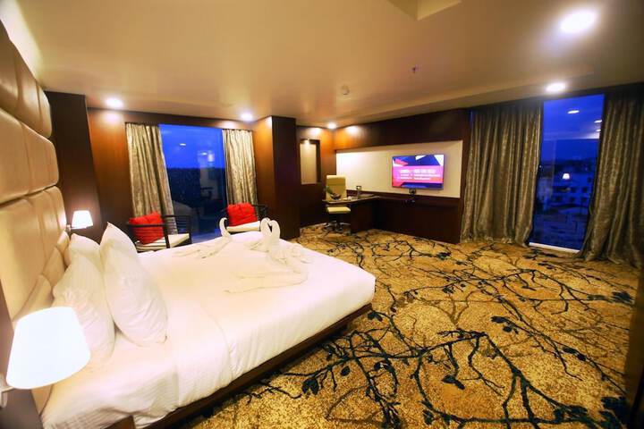 Room 14 of 36