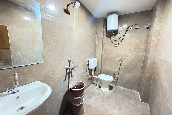 Room 5 of 7