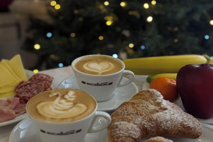 Breakfast/Coffee Service 23 of 42