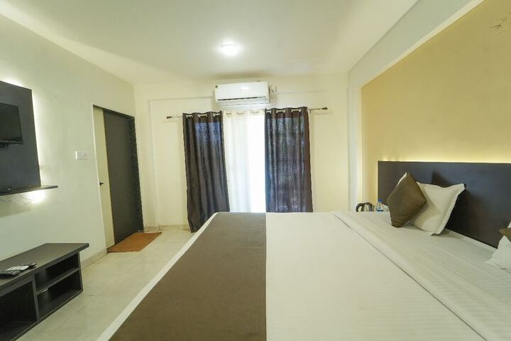 Room 3 of 24