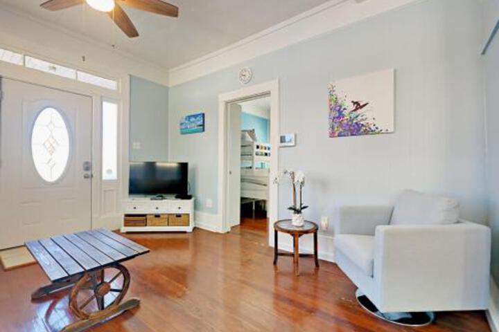3101 Avenue R 1 2 Home in Galveston, TX