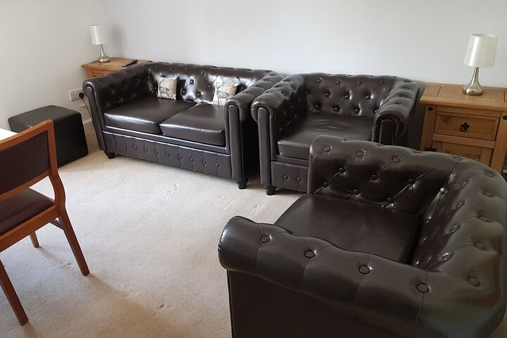 Lounge 27 of 50
