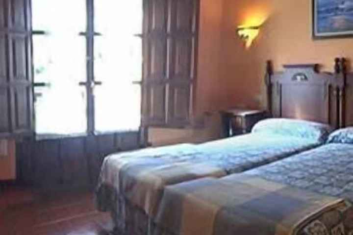 Room 12 of 63