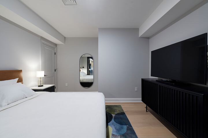 Room 10 of 27