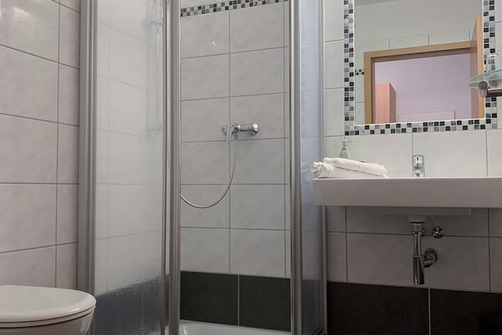 Room 10 of 22