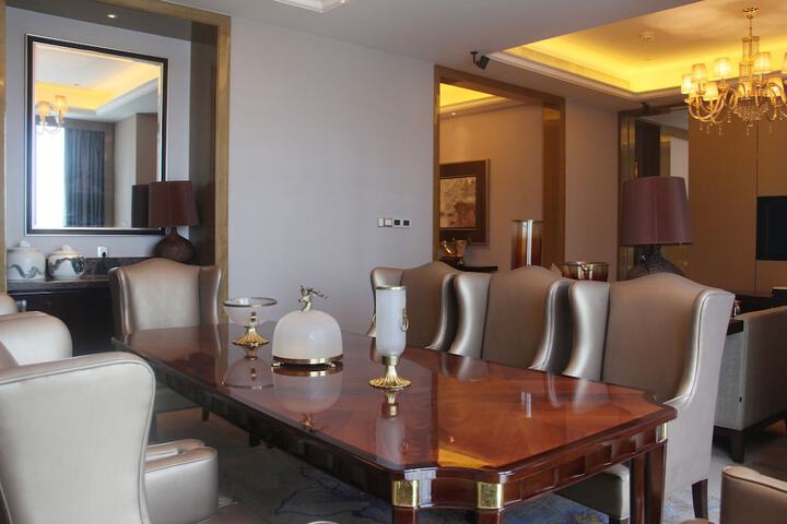 Room 21 of 61