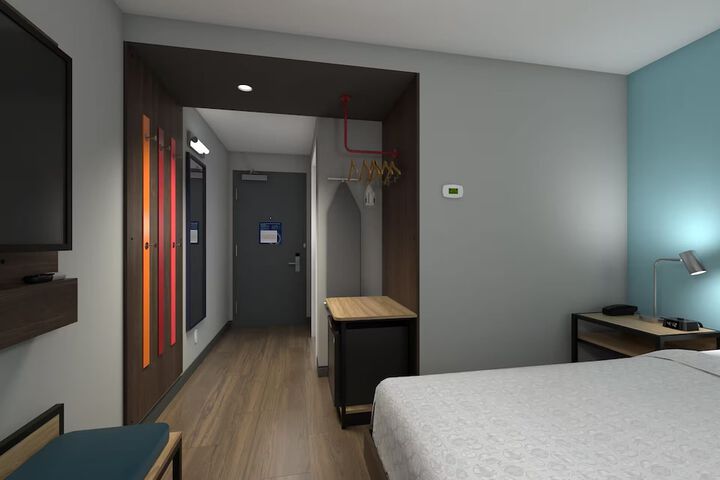 Room 4 of 17
