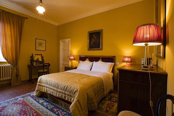 Room 14 of 66