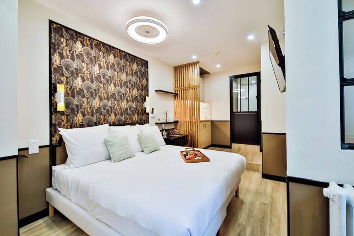Room 7 of 52