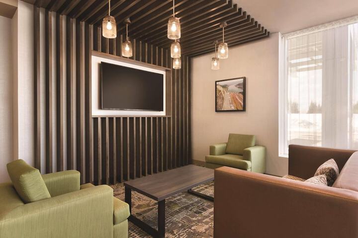 Entrance & Lobby