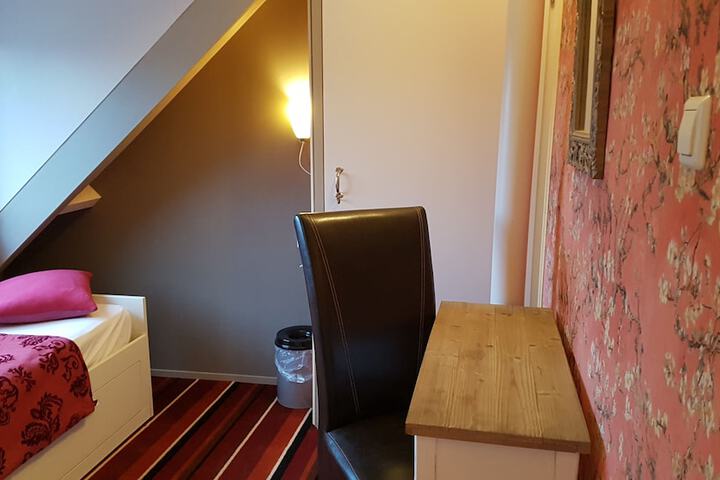 Room 15 of 40