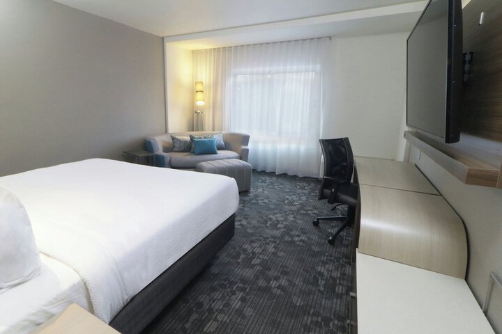 Room 16 of 85