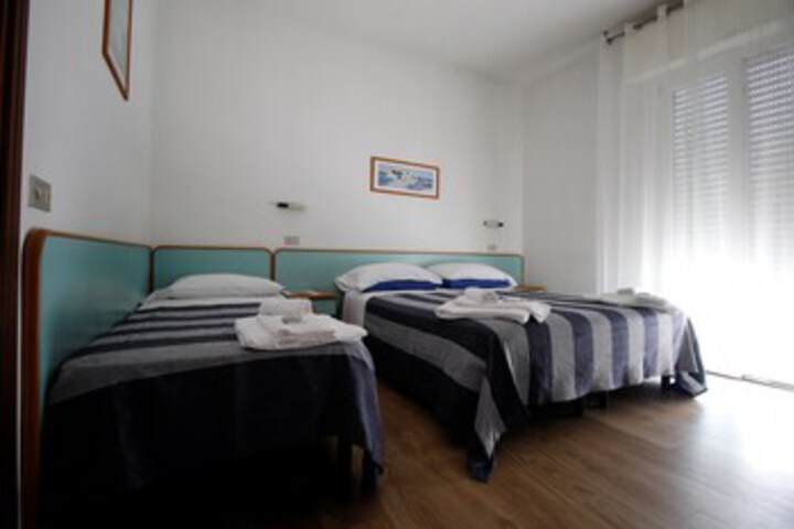 Room 10 of 23