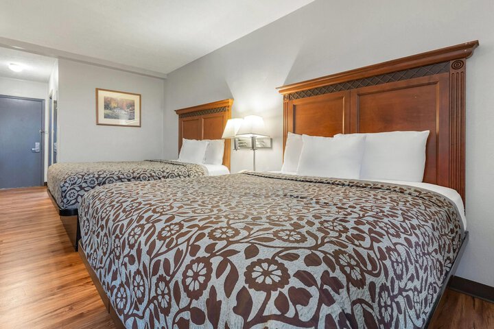Room 10 of 46