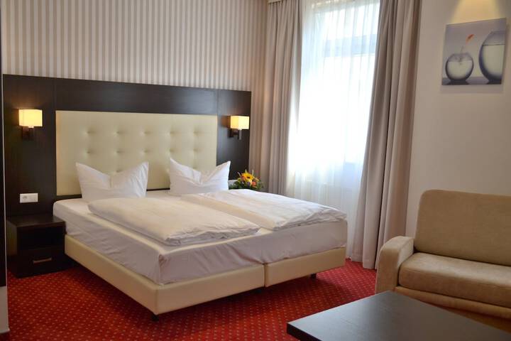 Room 6 of 37