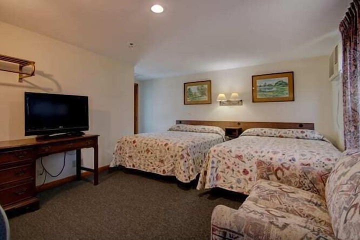 Room 9 of 30
