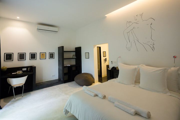 Room 13 of 39