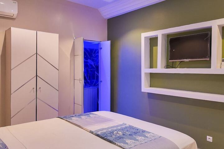 Room 9 of 21
