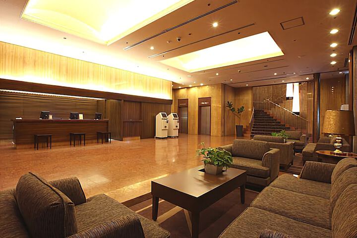 Entrance & Lobby