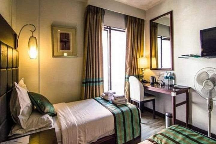 Room 20 of 151