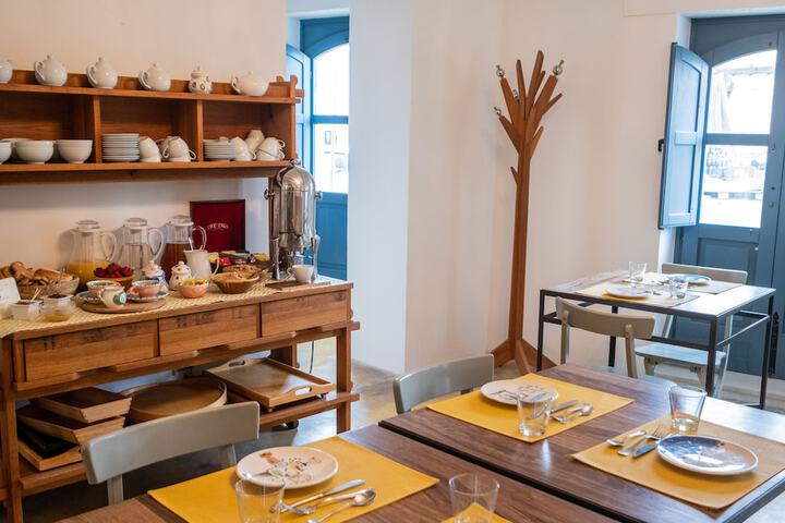 Breakfast/Coffee Service 47 of 60