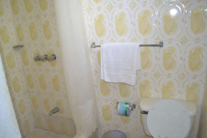 Room 34 of 64