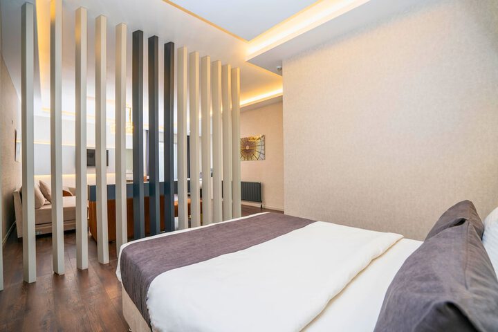 Room 25 of 63