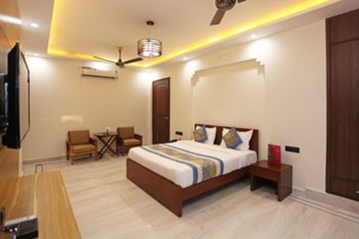 Room 14 of 22