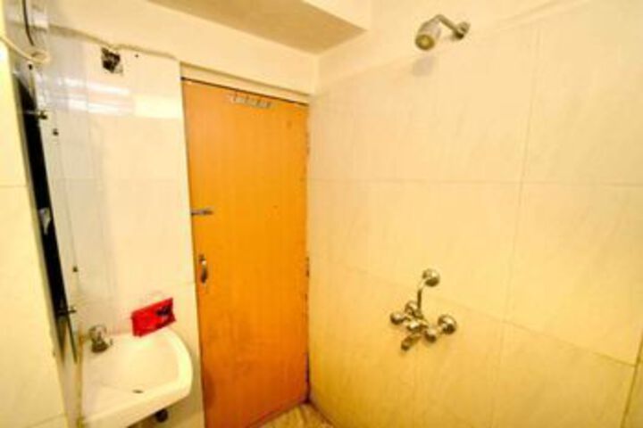 Room 4 of 25