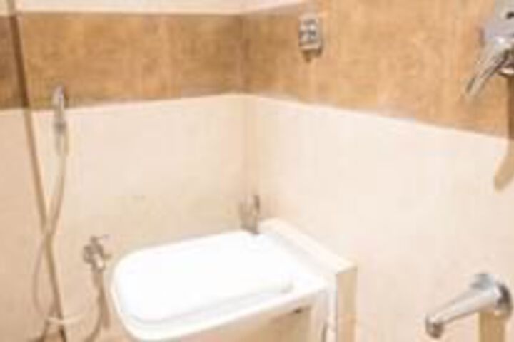 Room 2 of 5