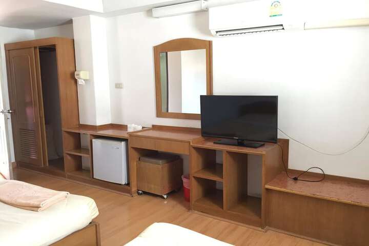 Room 15 of 34