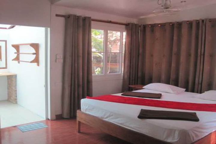 Room 17 of 46