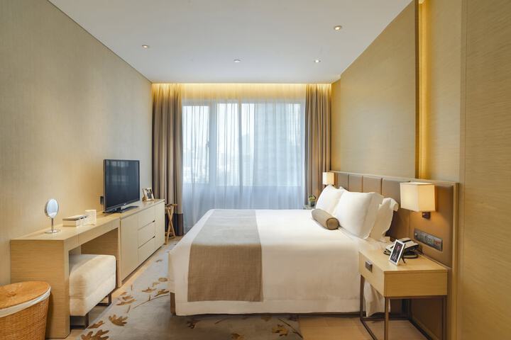 Room 28 of 84