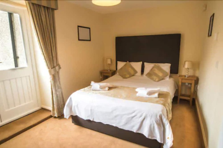 Room 2 of 45