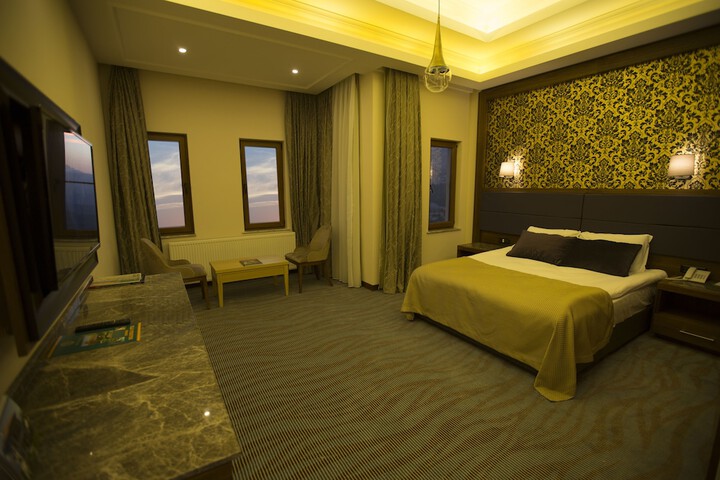 Room 4 of 34