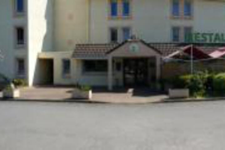 Hotel 10 of 54