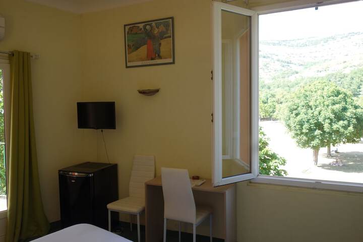 Room 28 of 54