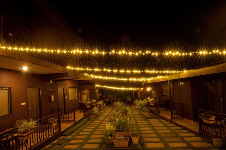 Hotel Exterior 46 of 53