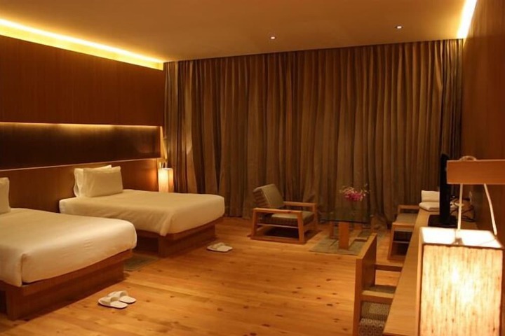 Room 7 of 37